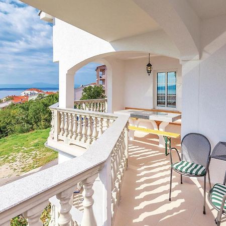 Nice Apartment In Crikvenica With Kitchen ภายนอก รูปภาพ