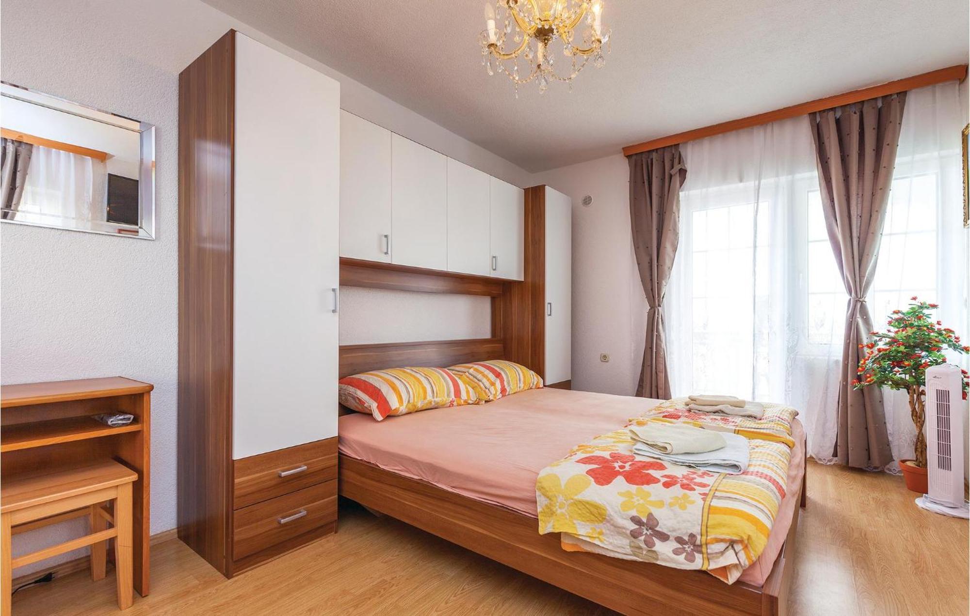 Nice Apartment In Crikvenica With Kitchen ภายนอก รูปภาพ