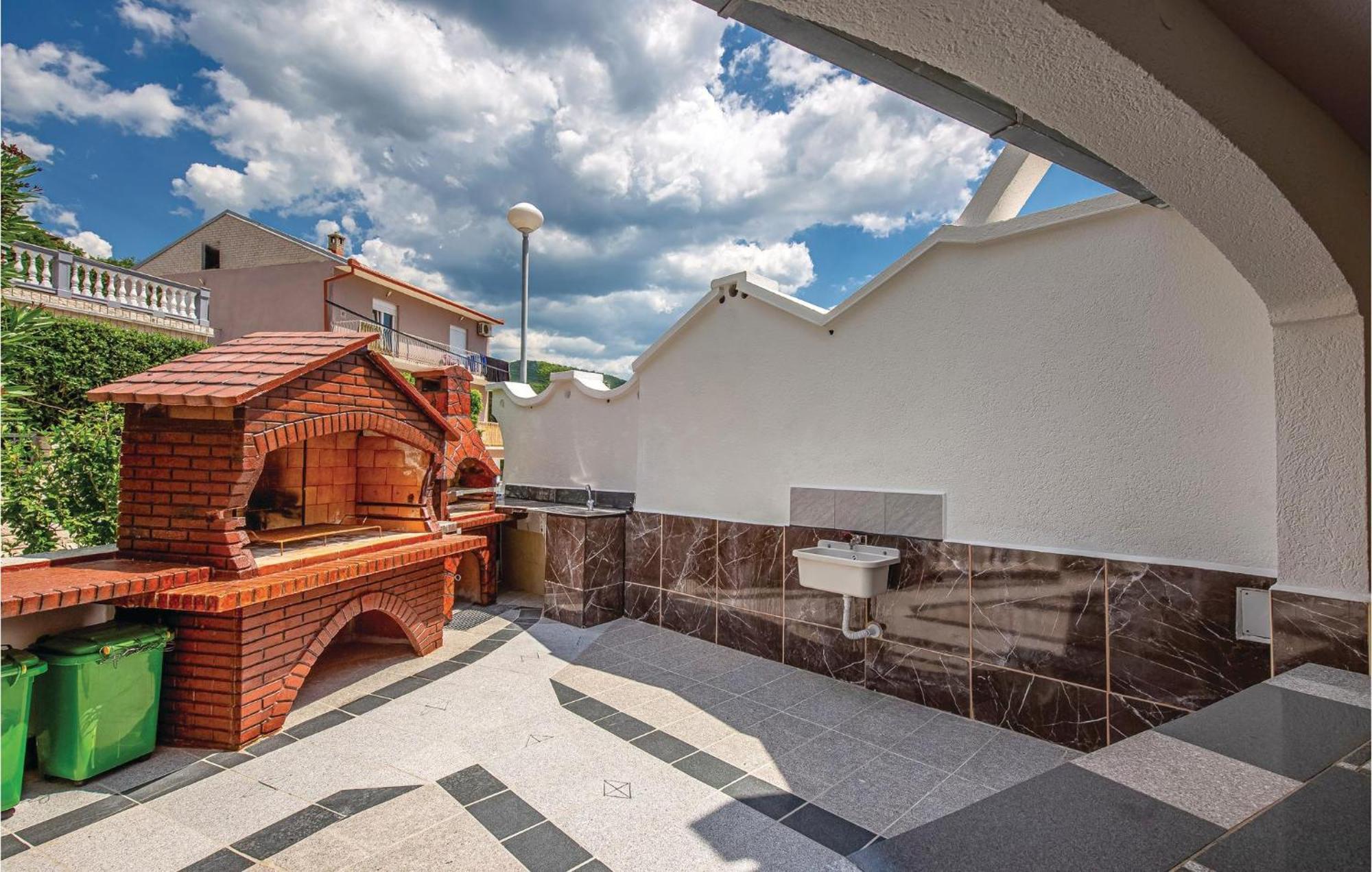 Nice Apartment In Crikvenica With Kitchen ภายนอก รูปภาพ