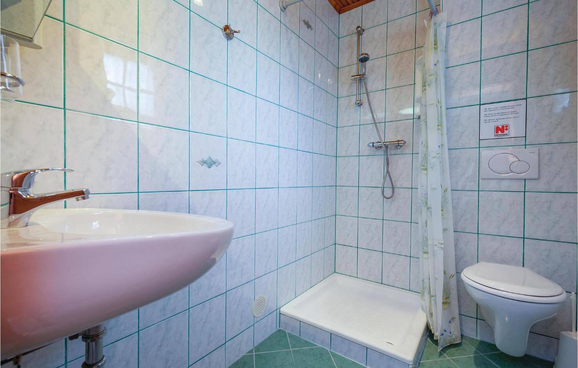 Nice Apartment In Crikvenica With Kitchen ภายนอก รูปภาพ